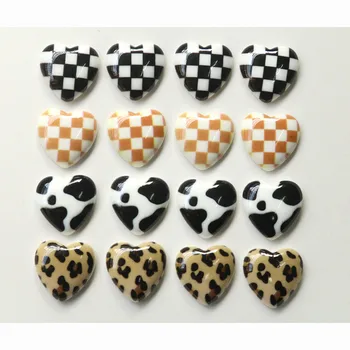 50pcs/muita cor Leopardo lattice padrão de imprimir desenhos de corações forma de resina flatback esferas de diy jóia brinco/acessório de cabelo