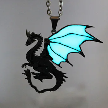 Brilhante dragon necklace Punk Dragão que BRILHAM no escuro, Colar & Pingentes Colares de Cobre ferrugem amuleto Cadeia de Camisola presente