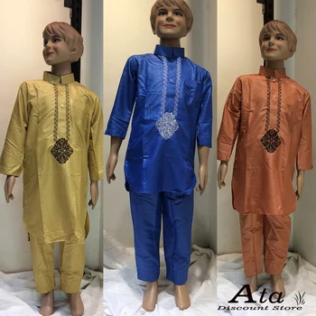 Duas Peças de Conjunto Jubba Jubba Thobe Para as Crianças do Menino de Qatari Abaya Saudita, Dubai, Paquistão Bebê Robe de Cetim Bordado Muçulmano Oração