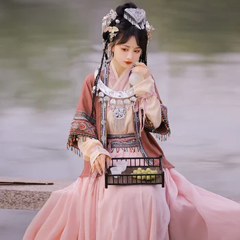 Eu estou usando nuvens[Yan Nujiao]Meia manga saia plissada feita na Dinastia Han e da Dinastia Song para meninas em Miao nacionalidade